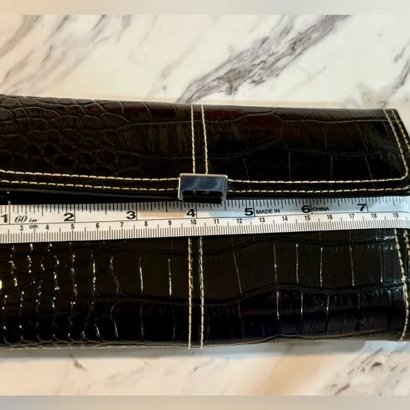 Liz Claiborne black faux alligator purse/bag and wallet - Picture 12 of 16